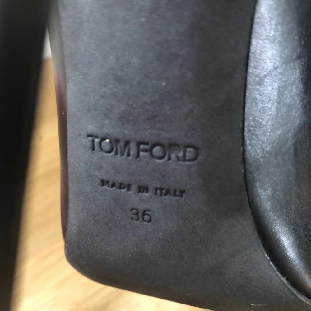 Tom Ford SOLD on Ⓜ️erc🅰️ri - Picture 5 of 10